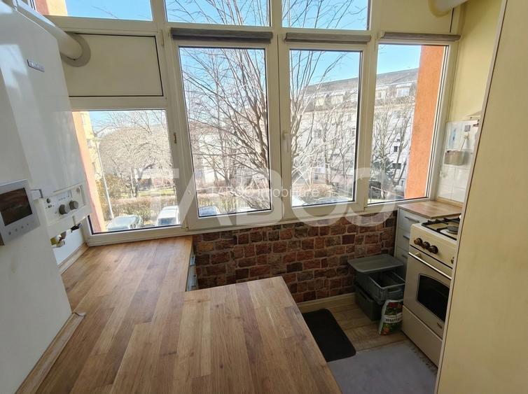 Apartament decomandat cu 3 camere - balcon - etaj 1 -zona Vasile Aaron - 8