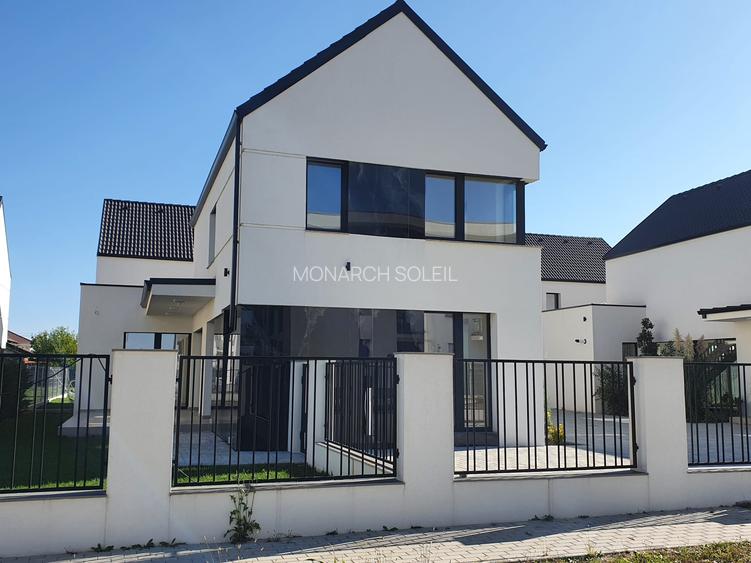 Monarch Soleil - 3