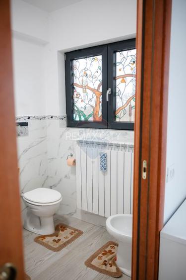 Casă / Vilă cu 5 camere de vânzare - 36