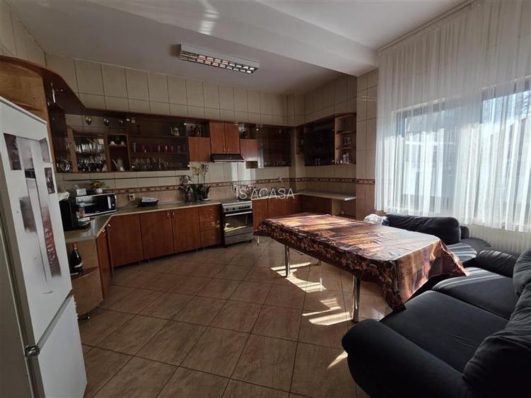 Vila spectaculoasa cu piscina, terasa incalzita si adapost ALA - 13