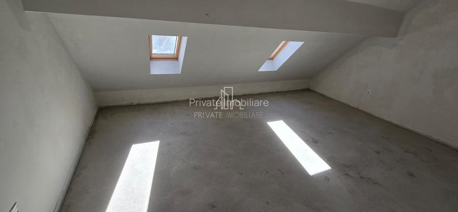 Apartament 4 Camere, Bloc Nou/Mansarda, P-ta Republicii, 7 Noiembrie - 16