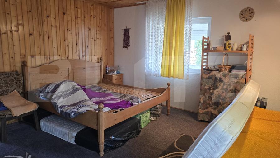 Casa 5 camere , 300 mp; Teren - 2000 mp . Viile Satu Mare