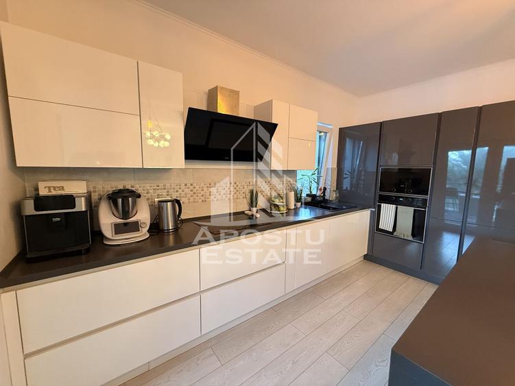 Duplex de vanzare, 4 dormitoare si 3 bai, Dumbravita
