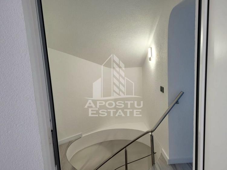 Casa desfasurata pe doua niveluri,zona Podgoria