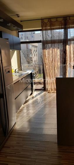 Piata Alba Iulia, ap 3 camere, etaj 3/4 , bloc 2011 - 3