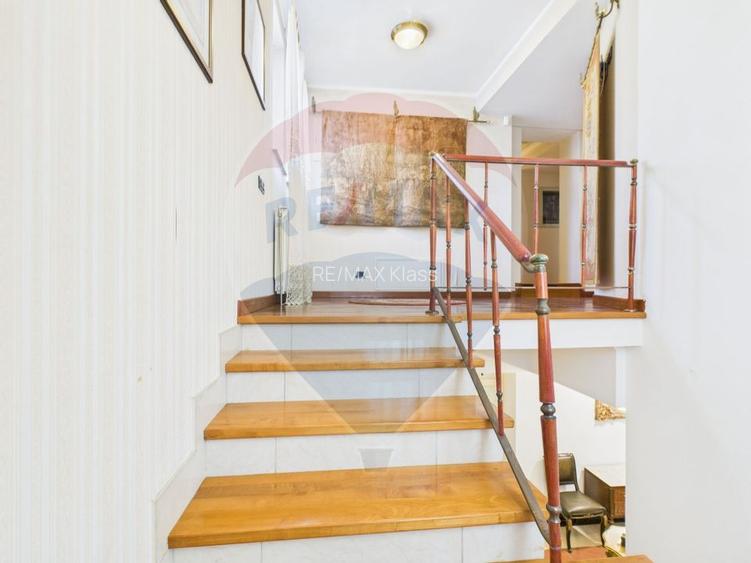 Vilă spectaculoasă în Balotești, curte 5000 mp si piscina interioara - 20