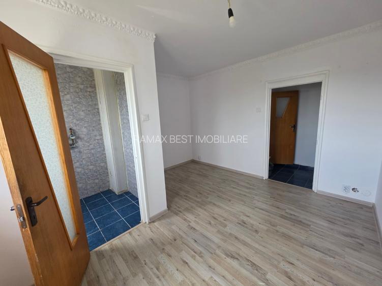 Titan, Postavarul intersectie B-ul 1 Decembrie 1918, stradal, vedere spate - 7