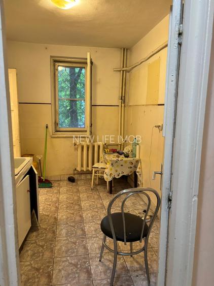 Tomis 2 , 3 camere , etaj 1 - 9