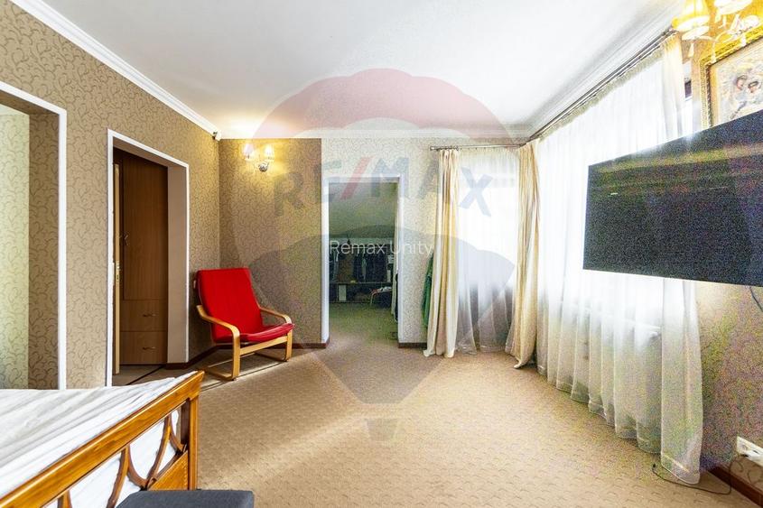 Casă spațioasă 350 mp utili, Teren 650 mp, Garaj subteran, Tractorul - 32