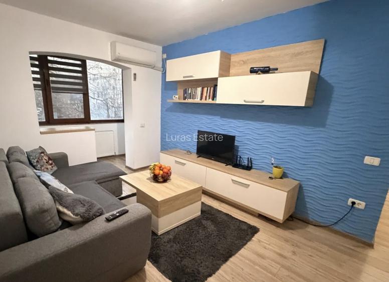 De vanzare – Apartament 3 camere, Tomis Nord - 2