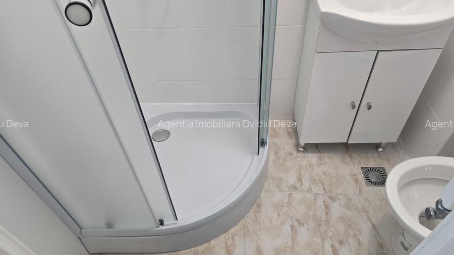 Inchiriez spatiu in Deva, zona Spitalul Judetean, suprafata utila  20 mp - 6