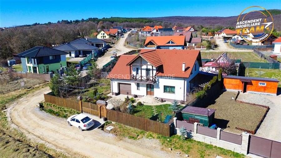 Casa primitoare si apreciabila, areal cu liniste, gradina frumoasa, Sancraiu,Sza - 39