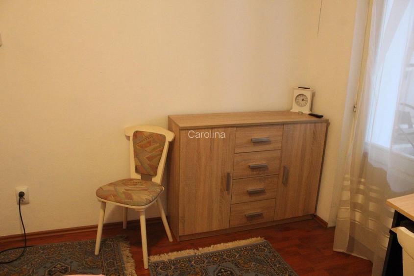 Vând apartament decomandat, 2 camere, etajul 2 / 4, Băile Herculane, zona Piață - 6