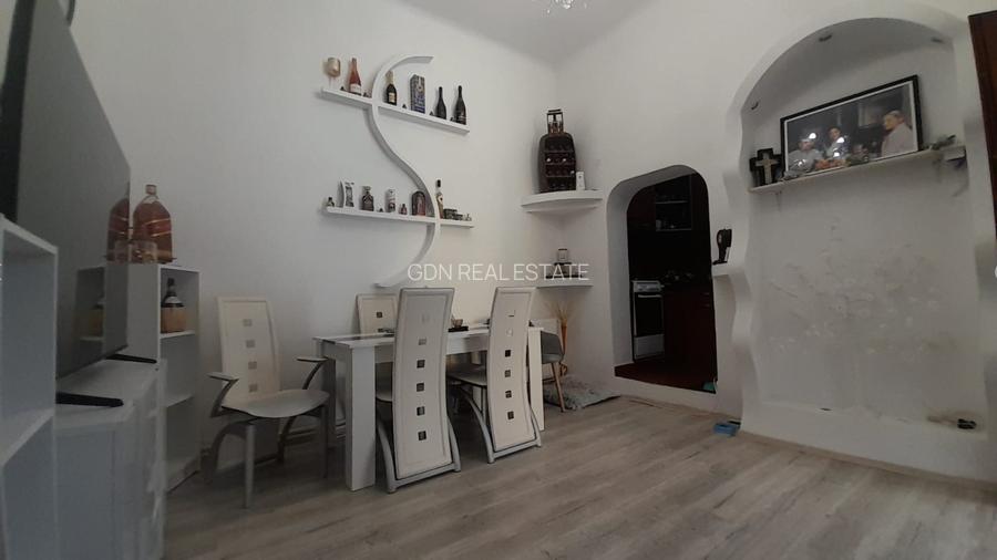 Apartament la casa cu 2 camere, suprafata utila 64 mp, zona centrala - 2