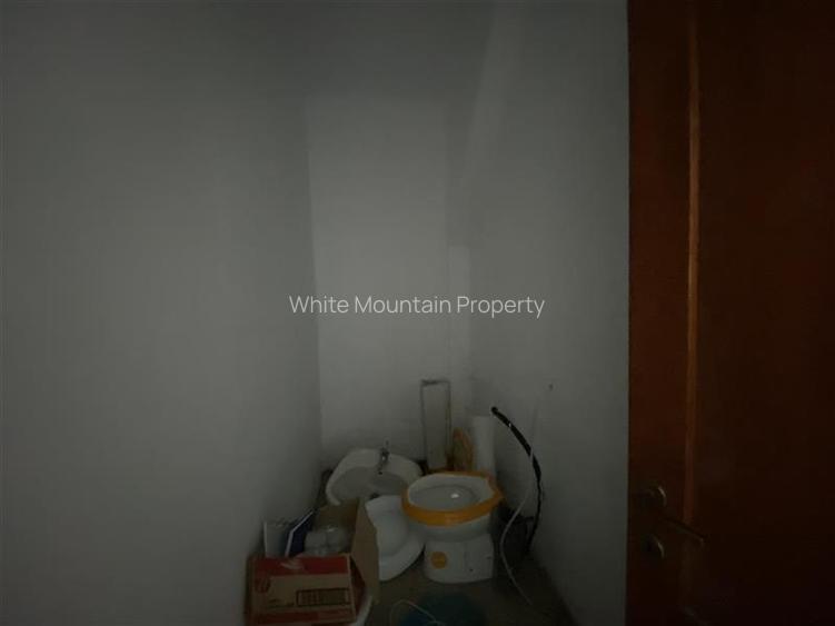 Oportunitate investitie | Teren 10 000 mp cu constructie de 530 mp la 10 km de V - 30