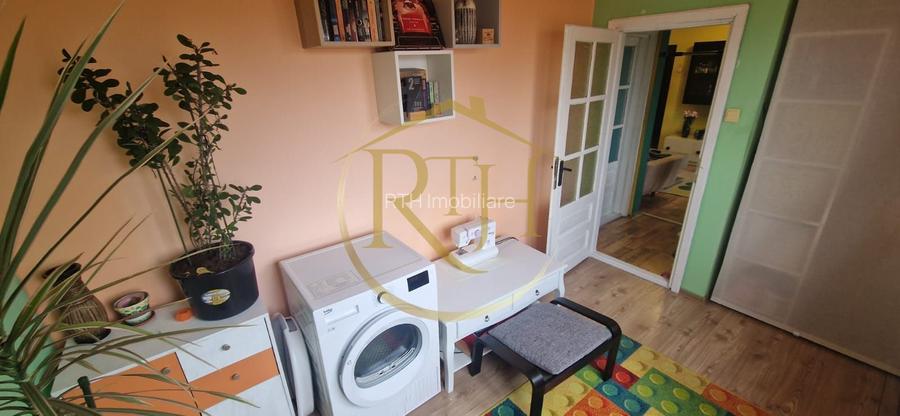 Vand apartament cu 4 camere in zona spitalul judetean,comision ,,0'' - 9