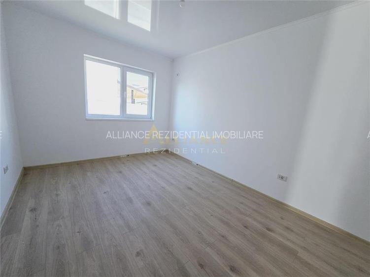 Vila tip duplex - 4 camere - 2 bai - pod - beci - 8