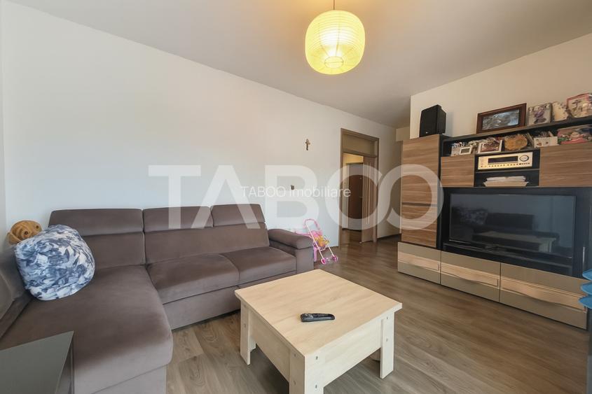 Apartament de vanzare 3 camere 2 bai etaj 1 zona Brana Selimbar - 3