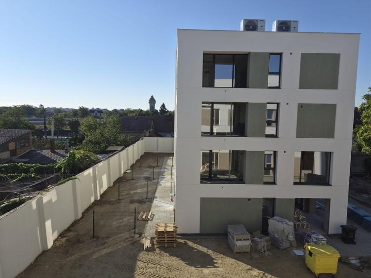 Apartament 40 mp +gradina 50 mp, teren in proprietate