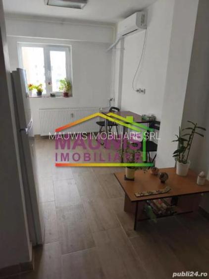 Muncii 3 cam decomandat / bl 1995 / 3 min Metrou/ - 8