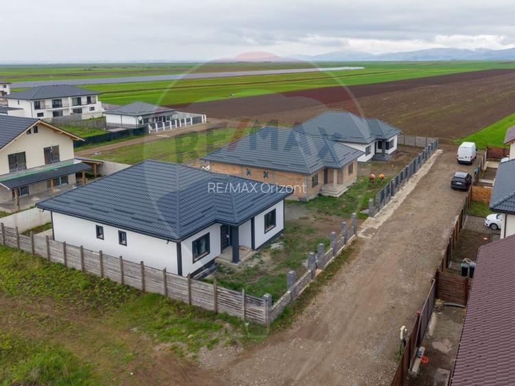 Casă spațioasă de vânzare | 4 camere | 120 mp util - 500 mp teren - 23