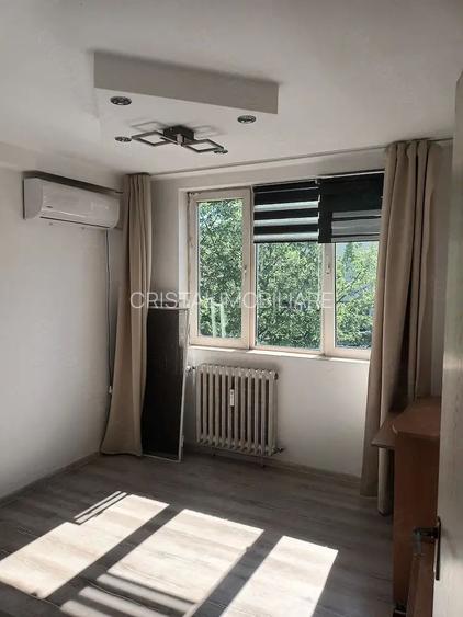 De vanzare Apartament  3 camere Pacii - 4