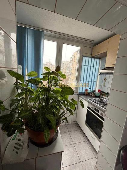 2 Camere de vanzare | Crangasi | An 1981 | Etaj 5/8 | Metrou - 6