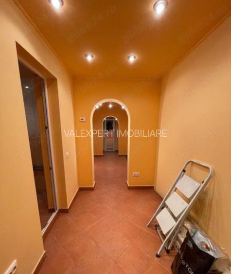 Metrou 1 Decembrie 1918, 3 cam, centrala proprie, boxa la subsol - 4