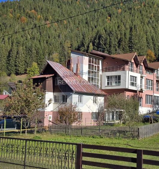 Casă / Vilă Moeciu de Sus, zona pitoreasca, 5 camere, pret deosebit - 4