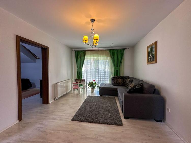 Vila de vanzare pe Str.Strugurilor/Terezian - 10