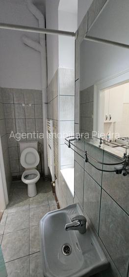Vand garsoniera la casa situata in zona Parcului Sub Arini,parter,25m+147m teren - 6