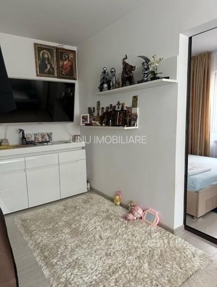 PODU ROS -- CANTEMIR -- 2 CAMERE ETAJ 1 BLOC FARA RISC SEISMIC RENOVAT TOTAL - 5