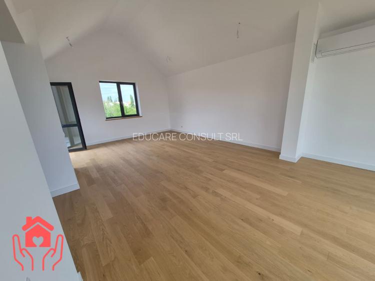 METROU LAMINORULUI (Meadows)- Vila cu priveliste catre lac, libera, comision 0% - 24