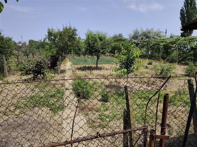 Proprietate spatioasa de vanzare in Gaesti, Dambovita - ideala pentru locuit sau - 19