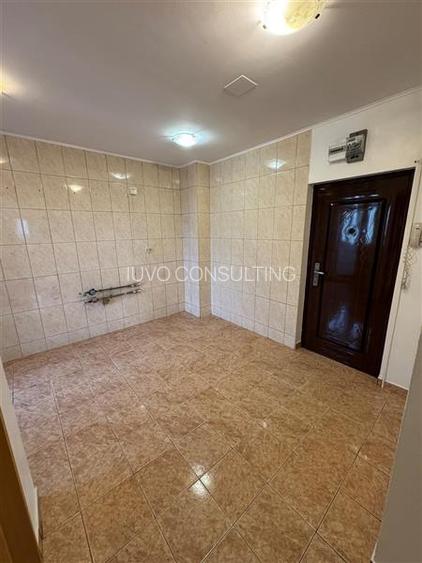 Vanzare Apartament 3 Camere Decomandat Bd.Alexandru Obregia - 5