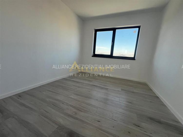 Casa individuala - 4 camere - 2 bai - 280mp teren - 14