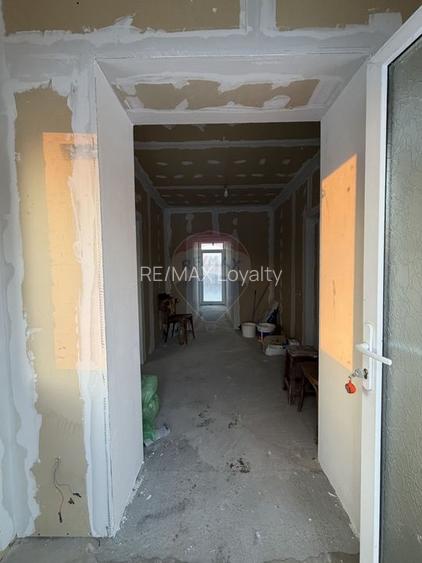 Casă cu teren generos de 1.179 mp, Fierbinți, Târg - 3