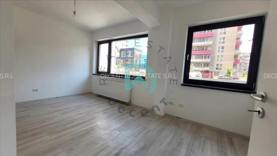 Studio,  47 mp, Tractorul - 6