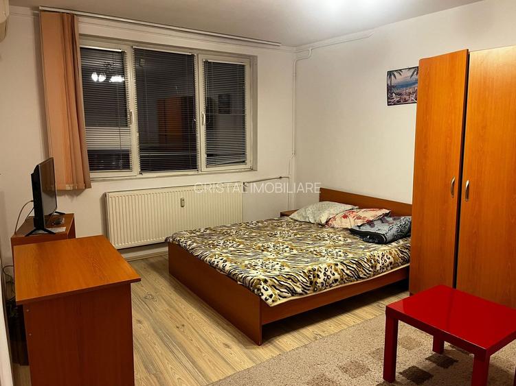 Apartament 2 camere decomandat, etaj 4, renovat, metrou 1 Decembrie 1918 - 3