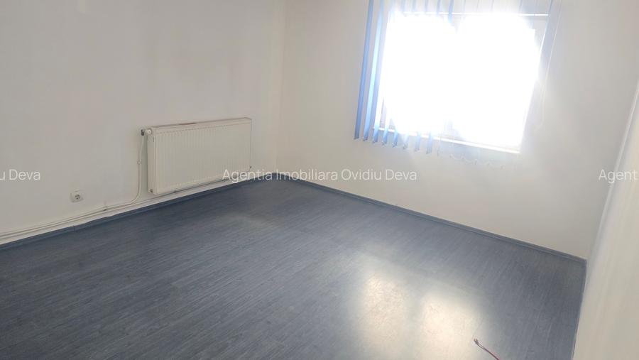 Inchiriez spatiu comercial cu destinatie de birouri in Deva, zona I. Creanga, - 6