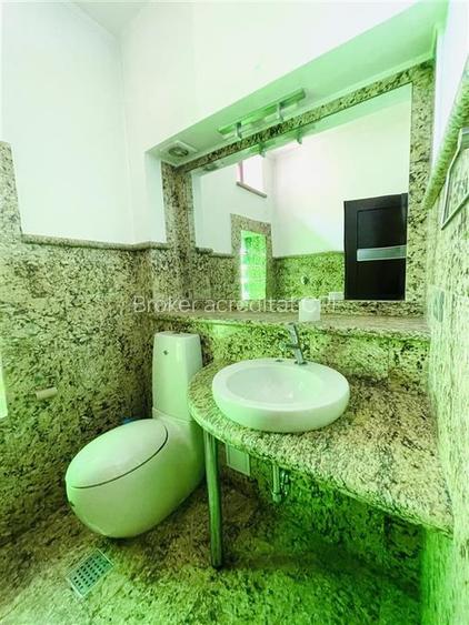 VANZARE VILA 8 CAMERE 652 mp teren zona Sisesti Sector 1 - 11