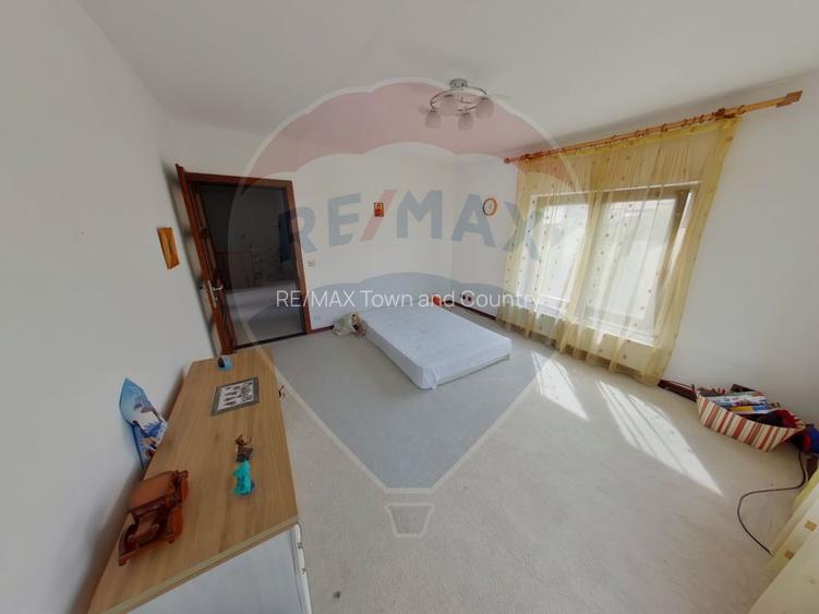 Vilă cu 6 camere de vânzare, strada Făget. - 11