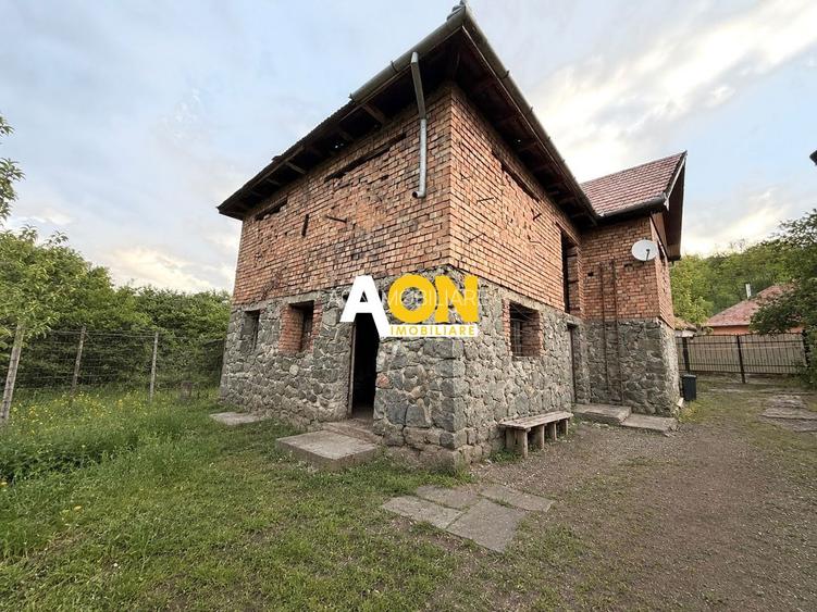 Casă cu 7 camere de vânzare în Meteș, 810 mp teren - 2