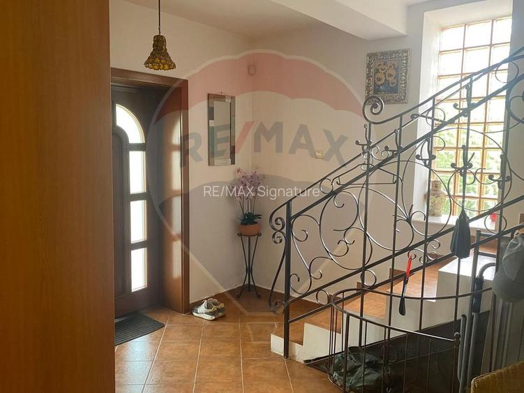 Casă / Vilă cu 5 camere de vânzare în zona Central - 30