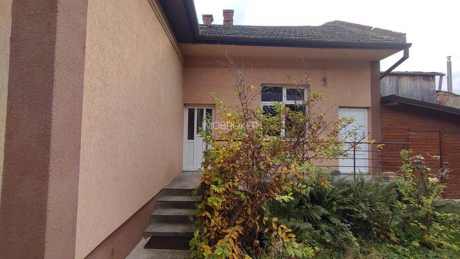 Vând casă cu teren generos în zona Gării - 2