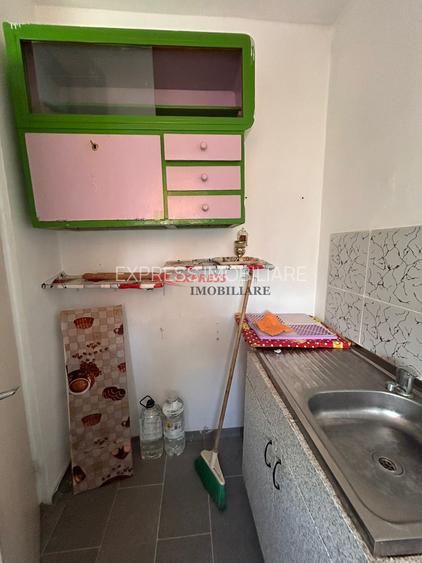 Dristor, Ramnicu Sarat, Rond, Scoala - 9