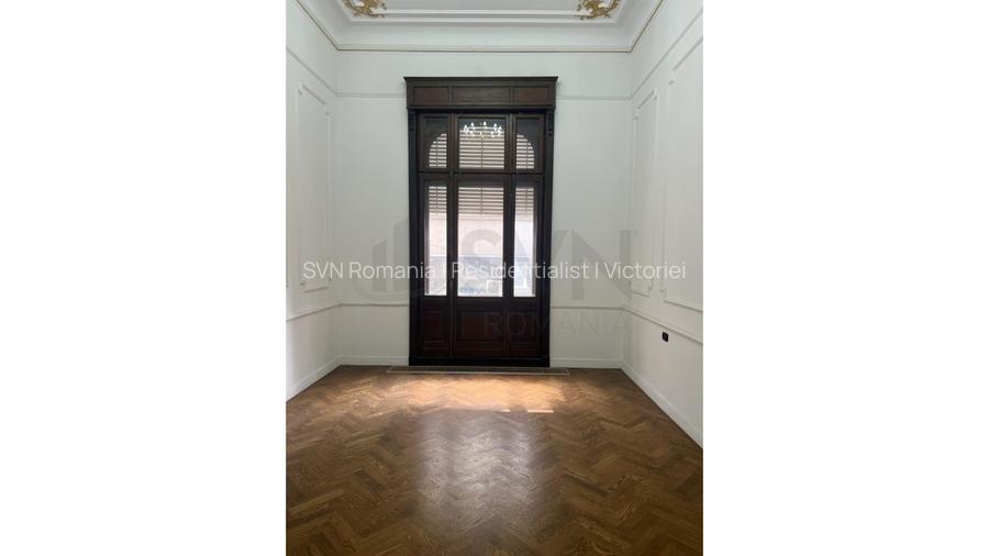 REV2002762 Vila de inchiriat 21 camere zona Universitate - 12