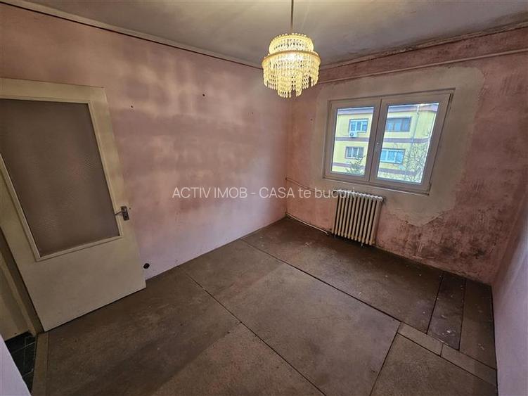 Resita, 3 Cam. Dec., Micro 4 - 23