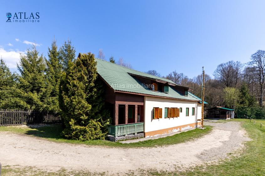 Vile turistice, locație montană superbă, la marginea pârâului,  2600 mp teren - 7