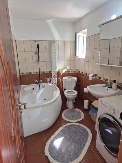 Vilă 4 camere de vânzare in orasul Techirghiol. Casa este compusă din P+1 . La p - 10